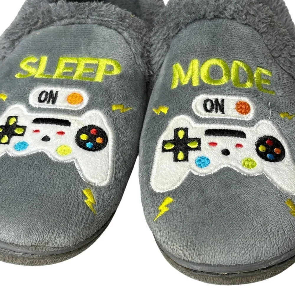 Wonder Nation Boys Slippers Gamer Size 6 Hard Bottom